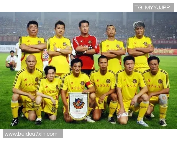 足球天才隆多:从青涩少年到世界舞台的闪耀明星